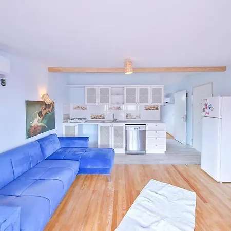 Apartment Mavi Blue