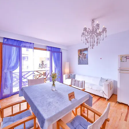 Mavi Blue Apartment